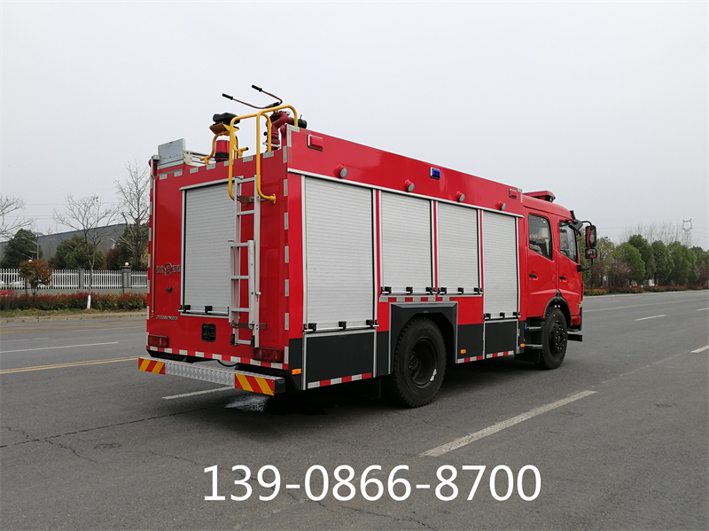 東風145水罐消防車(5.3噸)圖片