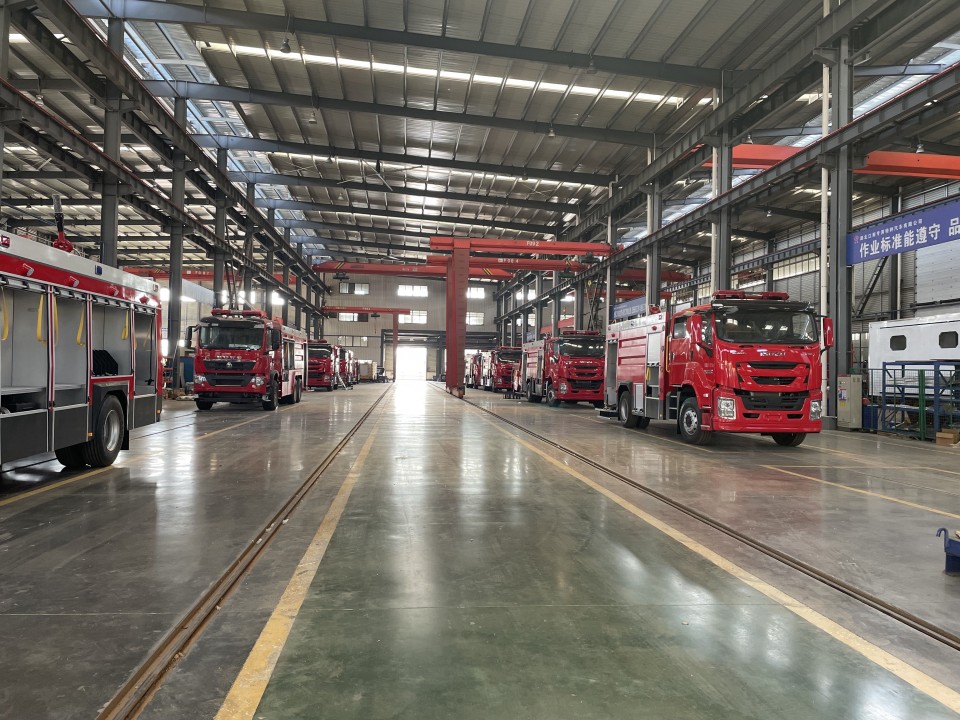 重汽豪沃后雙橋水罐消防車(16噸)圖片