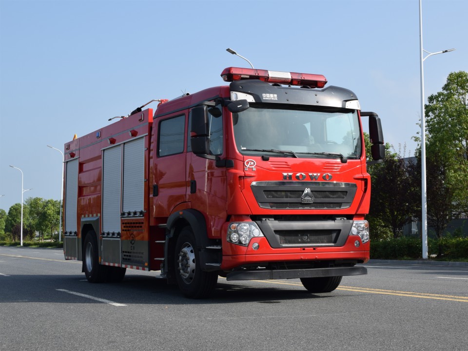 豪沃單橋干粉泡沫聯(lián)用消防車(7噸)圖片